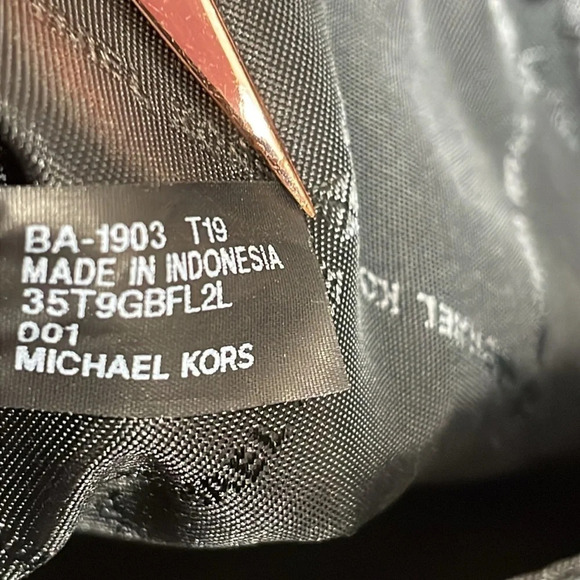 NWOT Michael Kors Bedford Convertible Flap Crossbody Shoulder Bag Black Leather - Picture 6 of 16